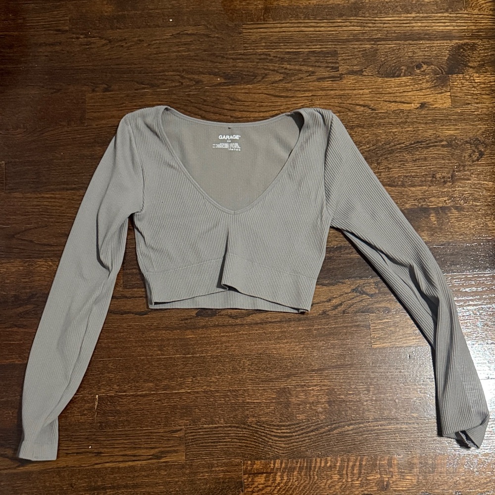 Garage Ribbed Gray Long Sleeve in great condition